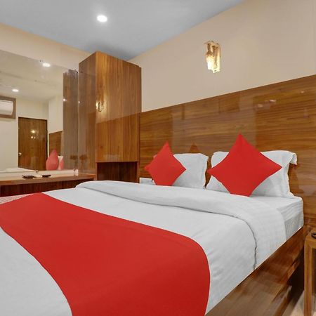 OYO Flagship 83812 Hotel Royal Park Mumbai Exterior foto