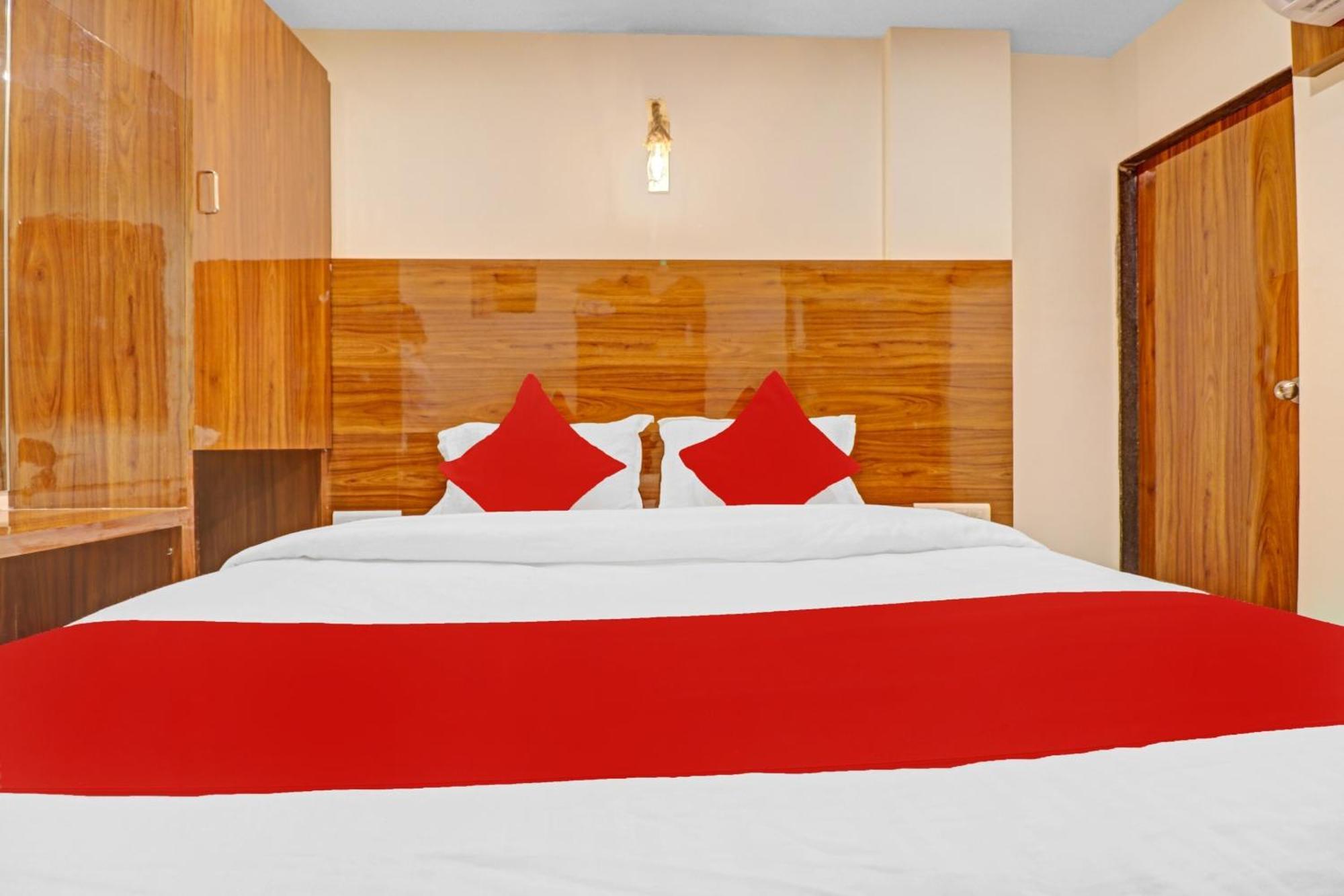 OYO Flagship 83812 Hotel Royal Park Mumbai Exterior foto